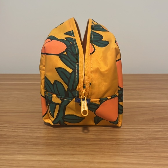 Baggu Dopp Kit - Orange Trees - Picture 3 of 10